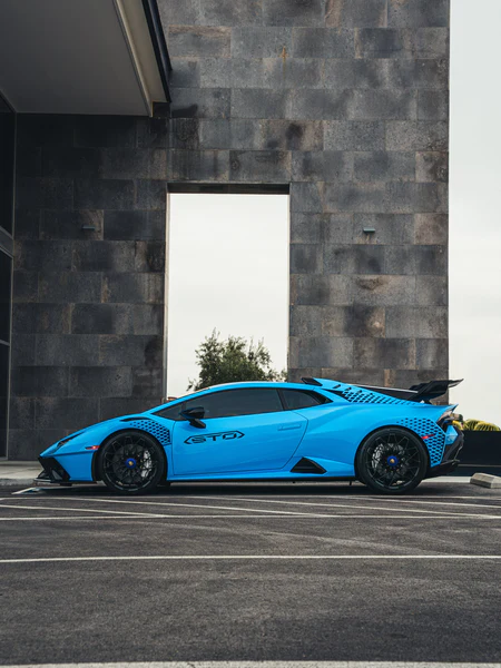 blue lamborghini huracan sto